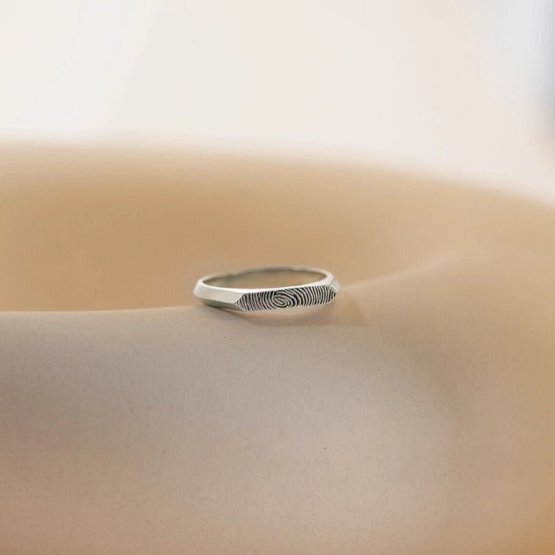 Gegraveerde Bar Ring Met Vingerafdruk - Gepersonaliseerde Sieraden Voor Vrouwen - CustomLove.nl