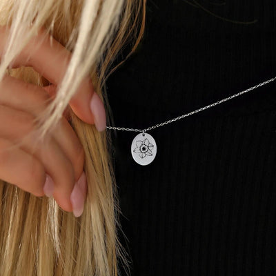 Gepersonaliseerde Ovale Schijf Geboortebloem Ketting - Cadeaus Voor Haar