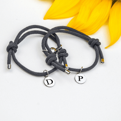 2 partnerarmbanden, personaliseerbaar met de tekst van uw keuze. Gepersonaliseerde armband voor stellen - naamarmband - letterarmband. Vriendschapsarmband. - België 2 partnerarmbanden, personaliseerbaar met de tekst van uw keuze. Gepersonaliseerde armband voor stellen - naamarmband - letterarmband. Vriendschapsarmband. - België