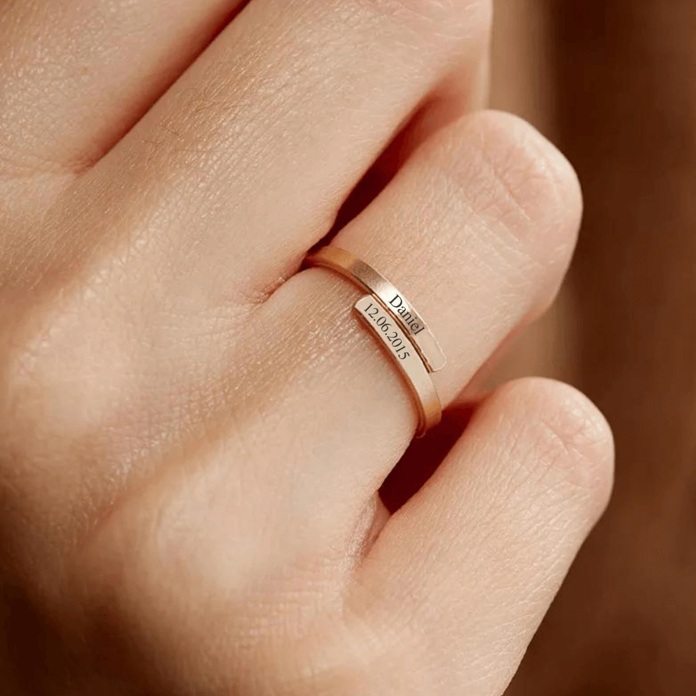 Gegraveerde Ring met Naam en Datum - CustomLove.nl